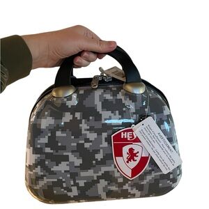 HEYs Gray Camouflage travel hard shell